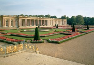 Hagefasaden til Grand Trianon, 1687 av Jules Hardouin Mansart
