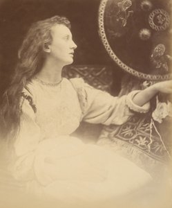 Elaine the Lily - Maid of Astolat, 1874. av Julia Margaret Cameron