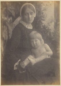 Mrs. Herbert Duckworth med Gerald Duckworth, 1872. av Julia Margaret Cameron