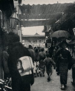 Teatergaten i Kyoto er en av de mest interessante motorveiene i verden, c1900, 1921