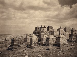 Graver i Judas ørken (s/hvitt bilde) av Karl Grober