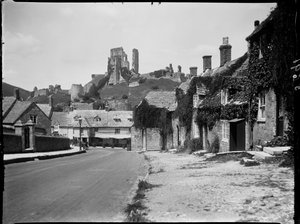 Corfe Castle, Purbeck, Dorset av Katherine Jean Macfee