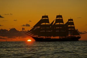 Square Rigger; Dar Pormorza, Seilrace, Operasjon Seil Tall Ships; Seiltreningsforening… av Kenneth Garrett