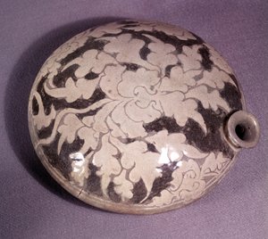 Art coreen: porselensvinflaske (eller flaske). Koryo-periode av Korean School