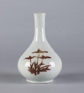 Flaske med blomsterdesign, Yi-dynastiet (keramikk)