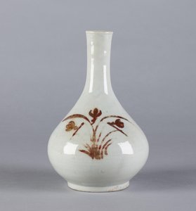 Flaske med blomsterdesign, Yi-dynastiet (keramikk)
