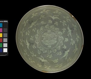 Skål med kraner og skyer, ca. 1150-1200 (celadonglasert steintøy) av Korean School