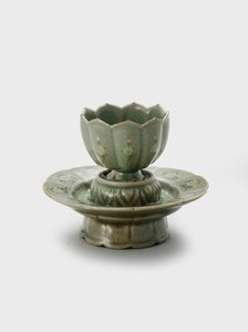 Kopper og stativ, slutten av 1100-begynnelsen av 1200-tallet (Steintøy med innlagt slipdekor og celadon glasur) av Korean School
