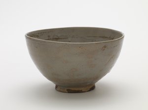 Tebolle, første halvdel av 1600-tallet (steintøy med gjennomsiktig, lyseblå glasur) av Korean School