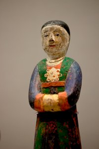 Dekorativ figur av en grav. Polykrom utskåret tre, sen Joseon (Choson) periode av Korean School