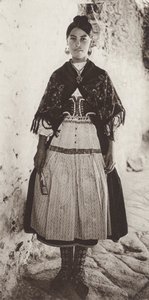 Spania: Lagartera-kostyme, provinsen Toledo (s/hvitt-bilde)