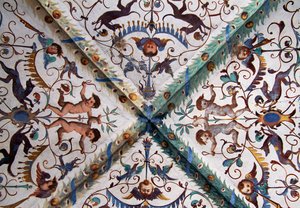Fresker med engler og blomstermotiver, av Antonio Longo, Church of Assumption, Cavalese, Trentino-Alto Adige, Italia
