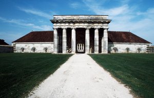 Hovedinngangen til Royal Saltworks (Saline Royale), Arc-et-Senans, Franche-Comte, Frankrike