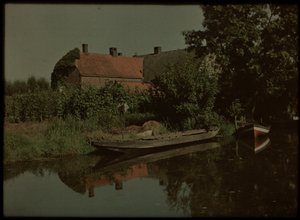 Blikkenburgervaart, Zeist, med båter og gård (og muligens Willem Emelaar Sr) av Lambertus Hendrik van Berk