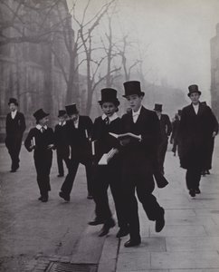 Mellom kapell og skole, Eton (s/hvitt bilde) av Laszlo Moholy-Nagy