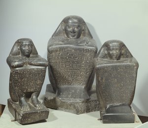 Blokkstatuer av Akhamenru, Harwa og Amenemonet, 25.-26. dynasti (dioritt)