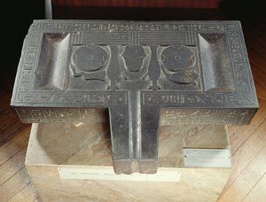 Votivtabell over Hor-ir-aa, Saite (basalt)