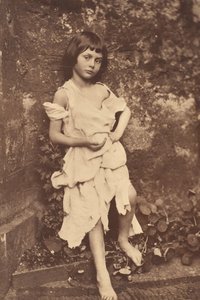 Alice Liddell som Tiggerpiken, 1858.