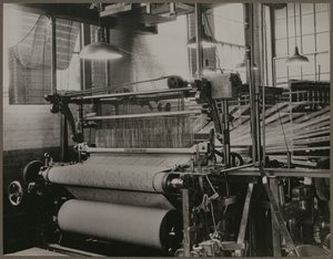 En jacquard-trådvevstol av Lewis Wickes Hine