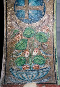 Blomster og fugler, mosaikk i den tidlige kristne kirken Panagia Ahiropiitos eller Panagia Acheiropoietos, også kalt Achiropita (som ikke er skapt av menneskelig hånd), Thessaloniki, Sentral-Makedonia, Hellas, 500-tallet (bilde) av Unbekannt Unbekannt