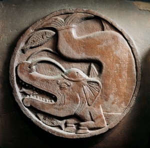 Medaljong med marine dyr fra hodet til elefantslukende fisk, relieff fra Stupa of Bharhut, buddhistisk monument, Madhya Pradesh, India, indisk sivilisasjon, 2. århundre f.Kr. av Unbekannt Unbekannt