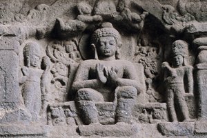 Relieff som viser Buddha, Karla-hulene, Maharashtra, India, 2. århundre. av Unbekannt Unbekannt