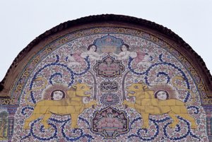 Sol og løve, kongelig emblem fra Qajar-dynastiet, polykrom flisedekorasjon på forsiden av Qavam-huset også kjent som Narenjestan e Ghavam av Unbekannt Unbekannt
