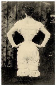 Kvinne iført korsett ca. 1865 (bilde) av Unbekannt Unbekannt