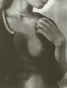 Mezzo forte (s/hvitt bilde) av Lionel Wendt