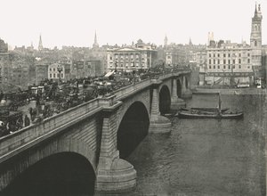 London Bridge ser nordover, 1895. av London Stereoscopic and Photographic Co