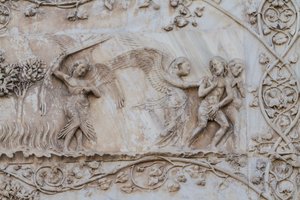 Utvist fra Eden, detalj fra Stories of Genesis, basrelieffer av Lorenzo Maitani (før 1275-1330), første søyle, sidefasade til Orvieto-katedralen, Umbria, Italia