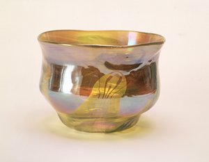 Favrile Bowl, for Glass Decorating Company, New York, ca. 1894 (gult glass med iris)