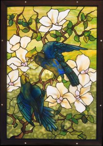 Hibiscus og papegøyer, ca. 1910-20 (skjørt blyholdig glass)