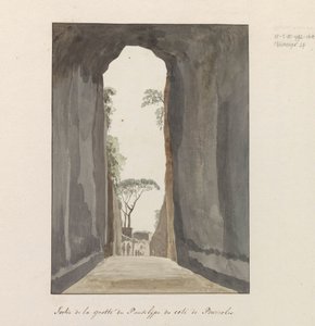 Uitgang van grot Crypta Neapolitana (av Grotta di Posillipo) langs kusten av Pozzuoli Avgang fra Pausilype-hulen nær Pozzuoli (tittel på objekt) Reiser i Italia, Sicilia og Malta - 1778 (serietittel) av Louis Ducros