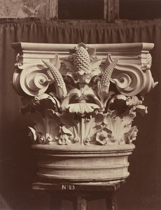 Ornamental skulptur fra operahuset i Paris (søylefragment)