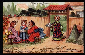 Dyr i menneskelig holdning. Katt i kimono drikker te i en japansk hage. Postkort. Kromolitografi av Louis Wain (1860-1939), en engelsk kunstner kjent for sin skildring av katter med store øyne. Begynnelsen av det 20. århundre. Samling pr av Louis Wain