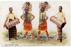 Devil Dancers, Ceylon, ca. 1900-20 (håndkolorert fotografi)