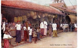 Native Boutique or Shop, Ceylon, ca. 1900-20 (håndfarget fotografi)