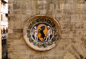 Våpenskjold fra Mercanzia-lauget av Luca Della Robbia