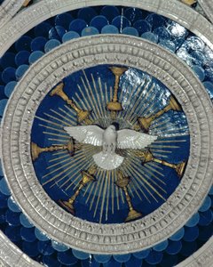 Den hellige ånd, rund fra graven til kardinalen i Portugal, 1460-tallet (glasert terrakotta) av Luca Della Robbia