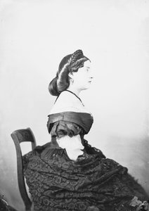 Noble Roman poserer i et studiobilde
