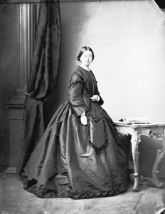 Noble Roman poserer i et studiobilde