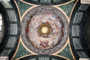 Utsikt over kuppelen til Cybo-kapellet, fresker dekorert av Luigi Garzi (1638-1721) (Utsikt over kuppelen til Cybo-kapellet fresker av Luigi Garzi) Roma Basilica di Santa Maria del Popolo (Santa Maria del Popolo-kirken), Cybo Kapell