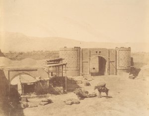 [Gate of Government, Teheran, Iran], 1840-60-tallet.