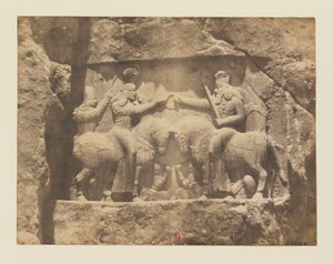 Visning 10 - Naqsh-e Rostam. Steinavlastning. Investitur av Ardeshir I av guden Ahura-Mazda av Luigi Pesce