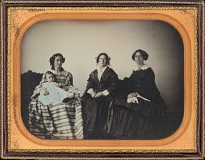 Portrett av en mor, et barn og to kvinner av Luther Holman Hale