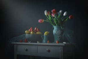 Stemningsfulle tulipaner og sitroner av Lydia Jacobs