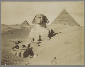 Sphinx en de piramide av Chefren og van Mykerinos Sphynxen og pyramidene til Cheffren og Micerinus (tittel på objekt)