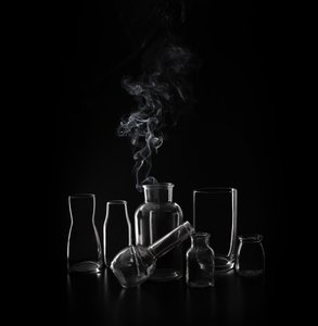 Rising Smoke-glass av Margareth Perfoncio