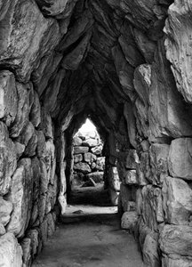 Blant ruinene av Tirynth, Hellas, 1937. av Martin Hurlimann